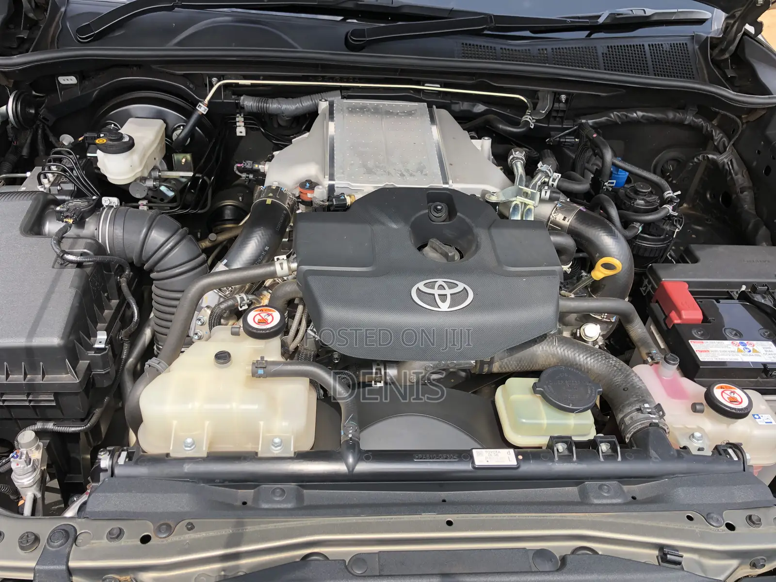 Toyota Hilux 2023 - Image 8