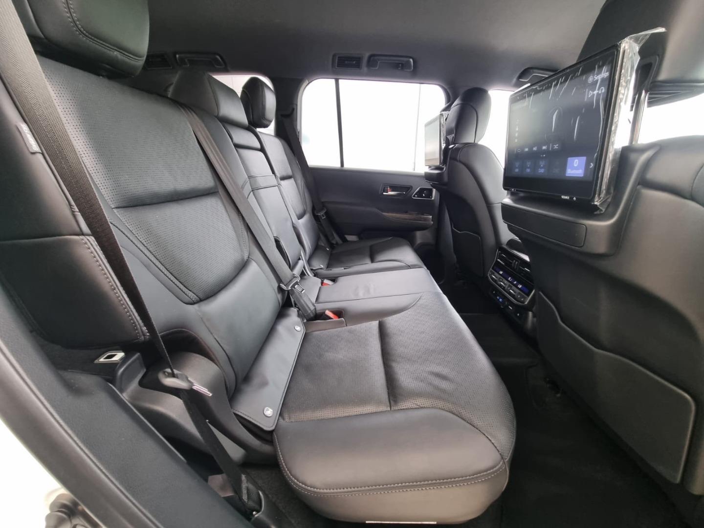 Toyota Land Cruiser 2025 - Image 15