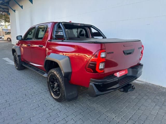 Toyota Hilux 2023 - Image 12