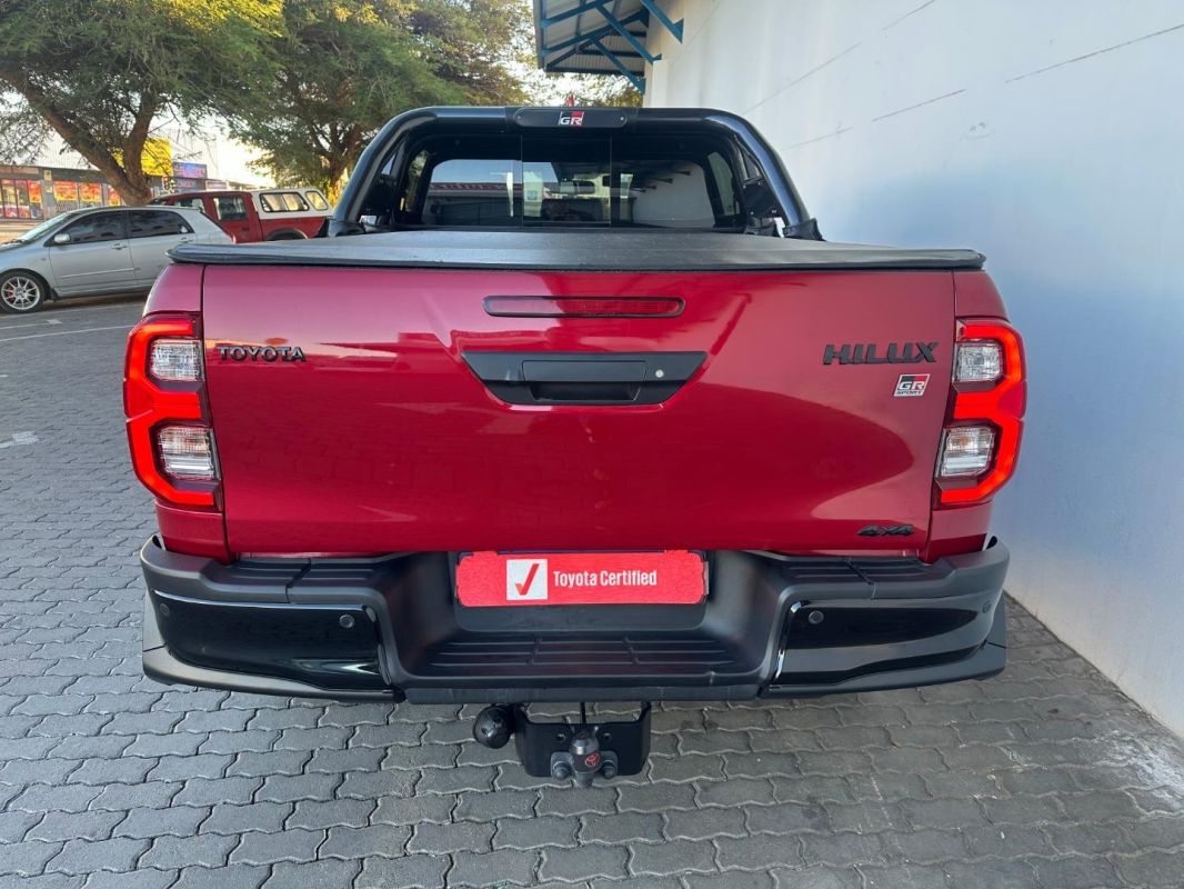 Toyota Hilux 2023 - Image 16