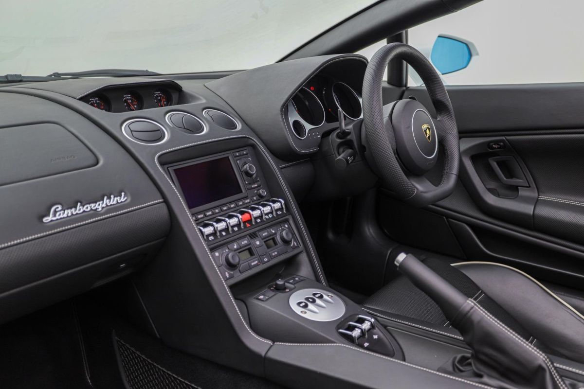 Lamborghini Gallardo 2010 - Image 16