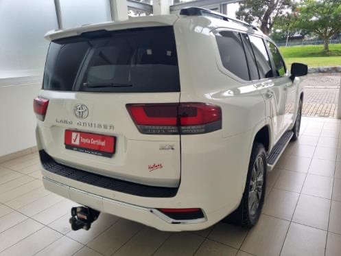 Toyota Land Cruiser 2023 - Image 11