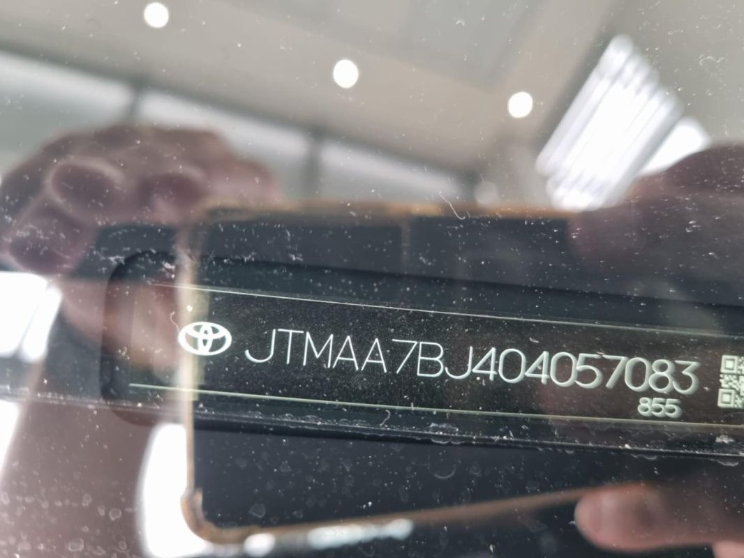 Toyota Land Cruiser 2023 - Image 13