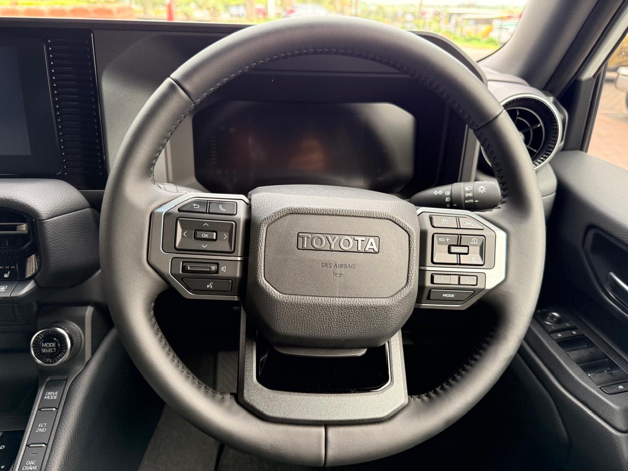 Toyota Land Cruiser 2024 - Image 6