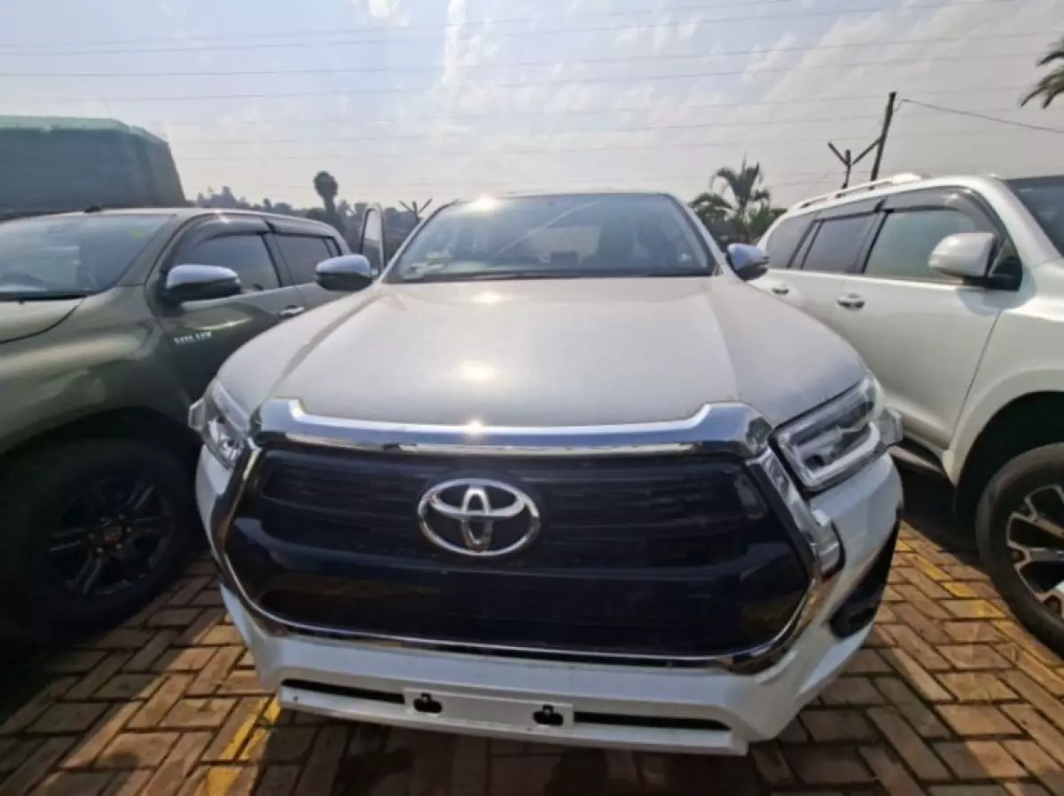 Munir motors Logo